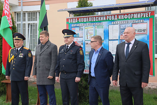 
Награждение лучших и легкоатлетический забег: В Буда-Кошелеве прошли мероприятия, приуроченные к 105-летию УВД Гомельского облисполкома и 62-й годовщине со дня образования отдела внутренних дел райисполкома
