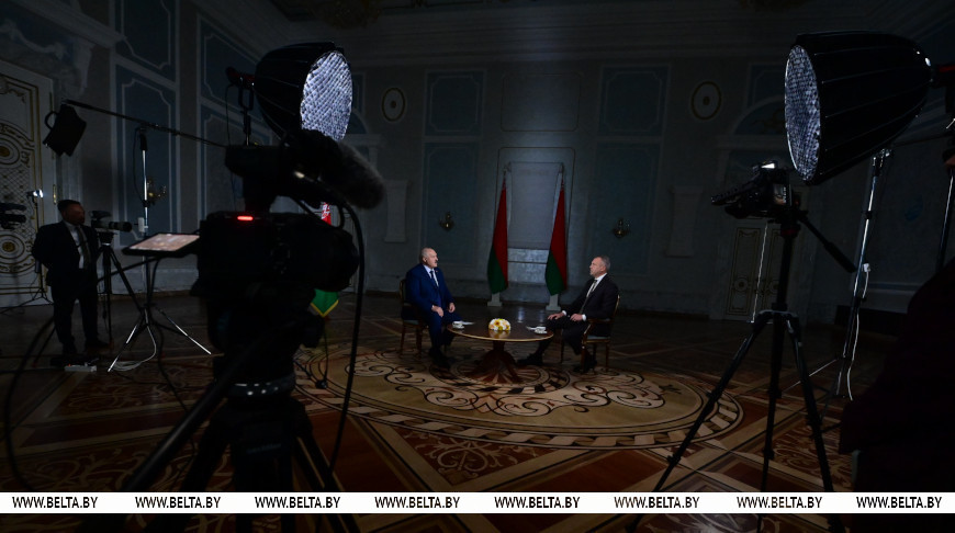 Lukashenko: Belarus handles the social burdens and keeps supporting people